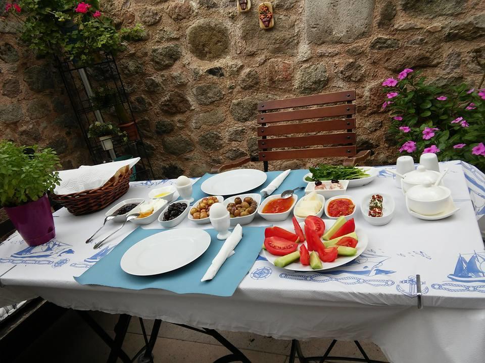 Aristonicus Boutique Hotel Бергама Экстерьер фото